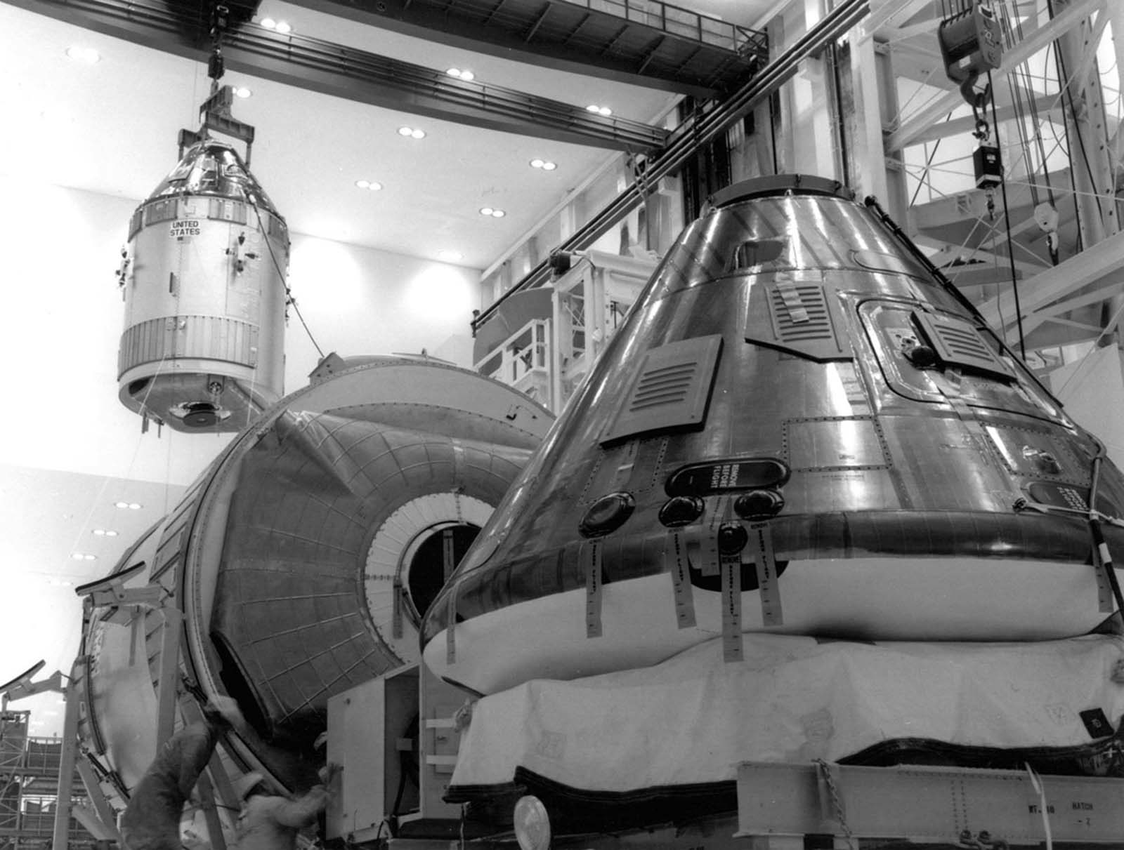 Командный модуль и служебный модуль для миссии «Аполлон-11»