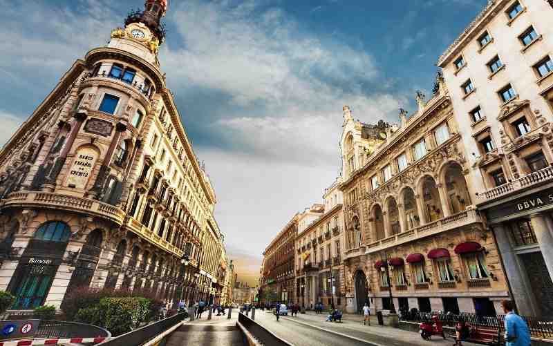 Подробнее о статье На какие достопримечательности обязательно нужно посмотреть в Барселоне