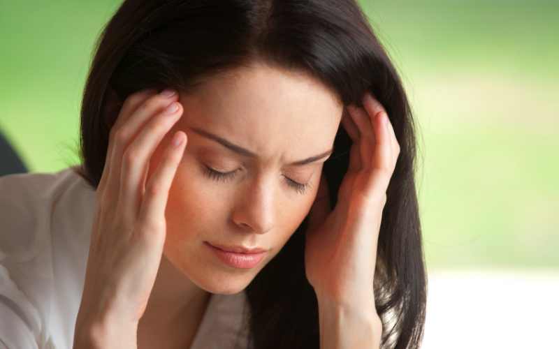 Подробнее о статье Как избавиться от мигрени при помощи йоги