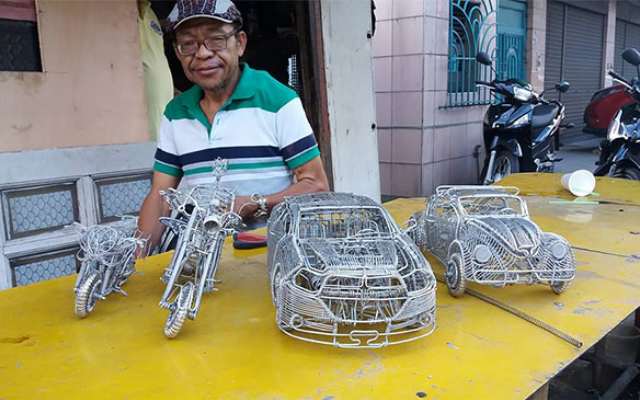 Read more about the article 52-летний филиппинский гонщик создает потрясающие произведения искусства из алюминиевой проволоки