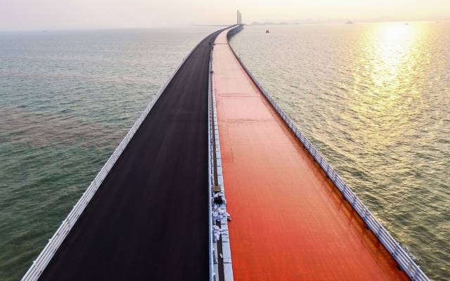Вы сейчас просматриваете В Китае открыли самый длинный морской мост в мире