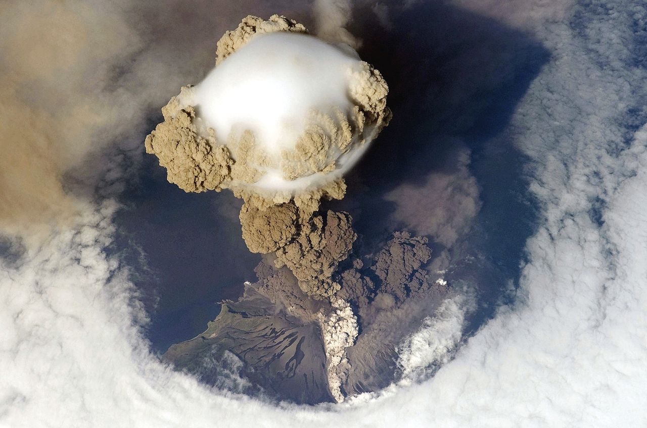 Извержение вулкана Пик Сарычева