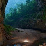 Путешествие по самой большой пещере в мире