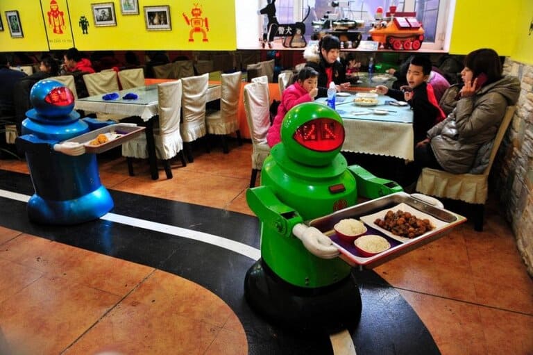 Ресторан роботов в Харбине, Китай